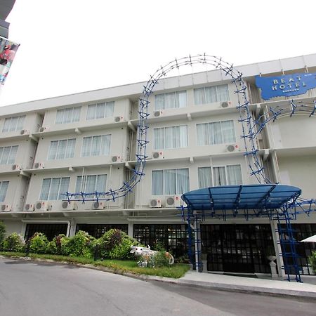 Beat Hotel Bangkok Bagian luar foto