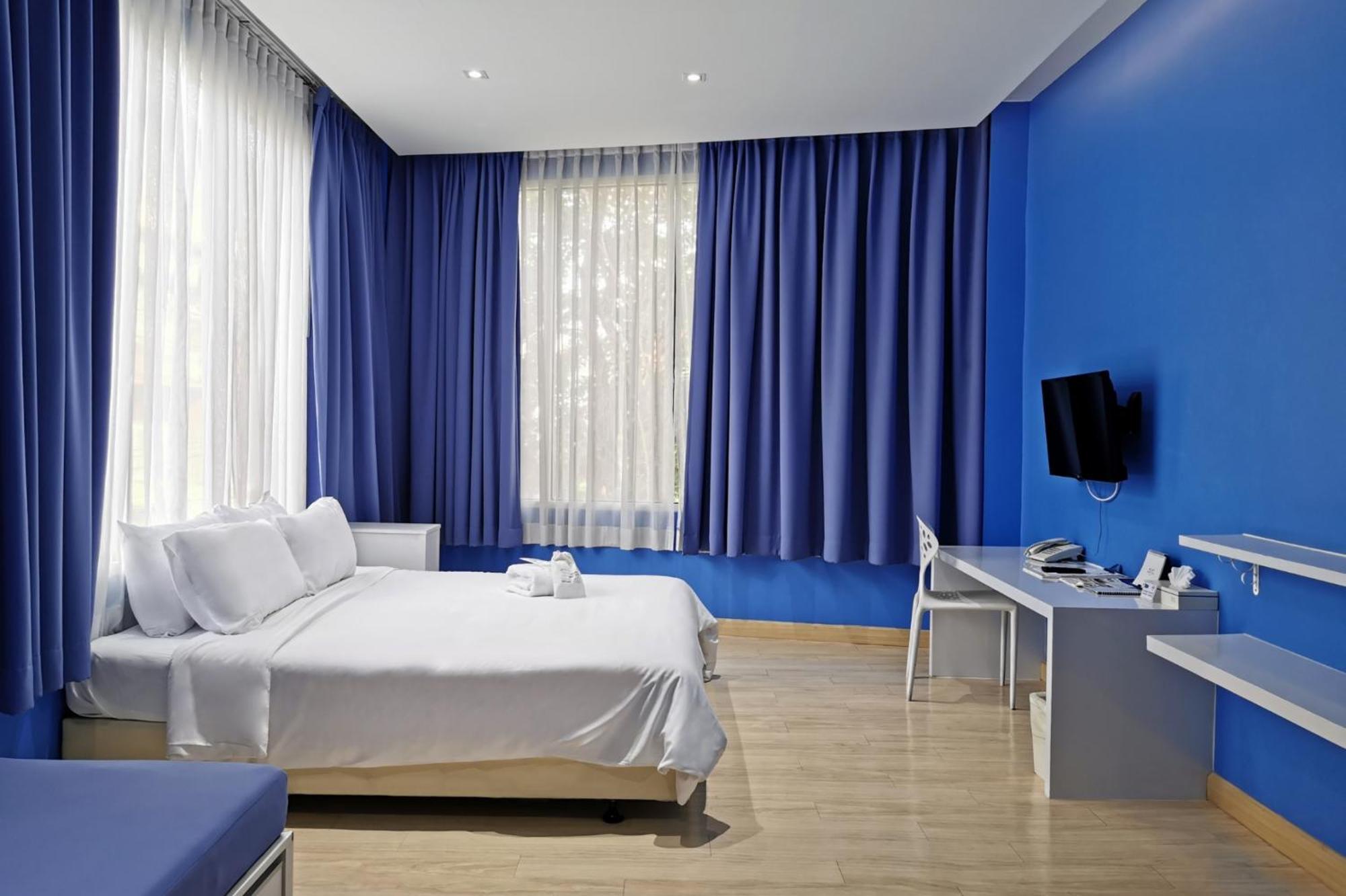 Beat Hotel Bangkok Bagian luar foto