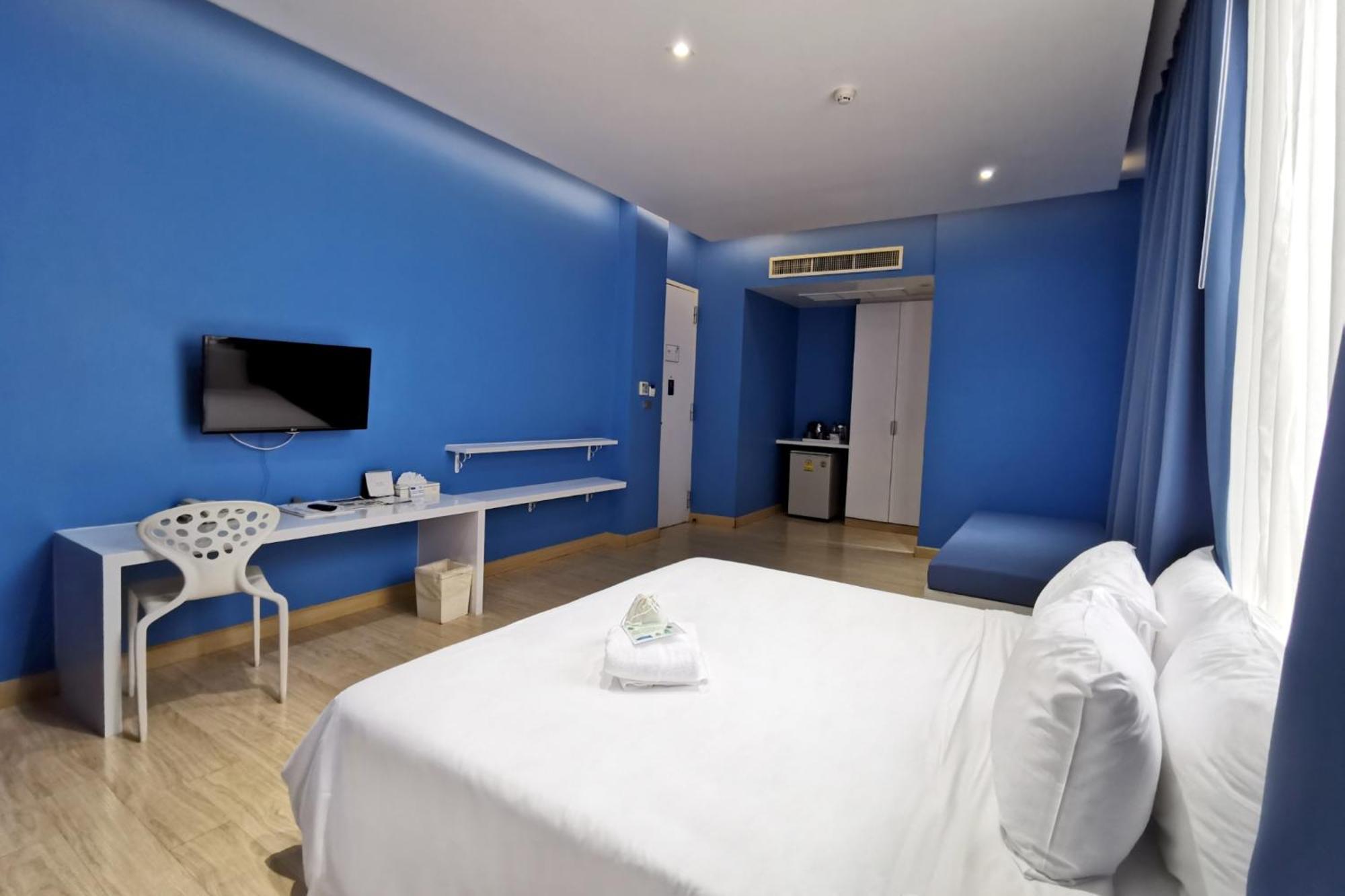 Beat Hotel Bangkok Bagian luar foto