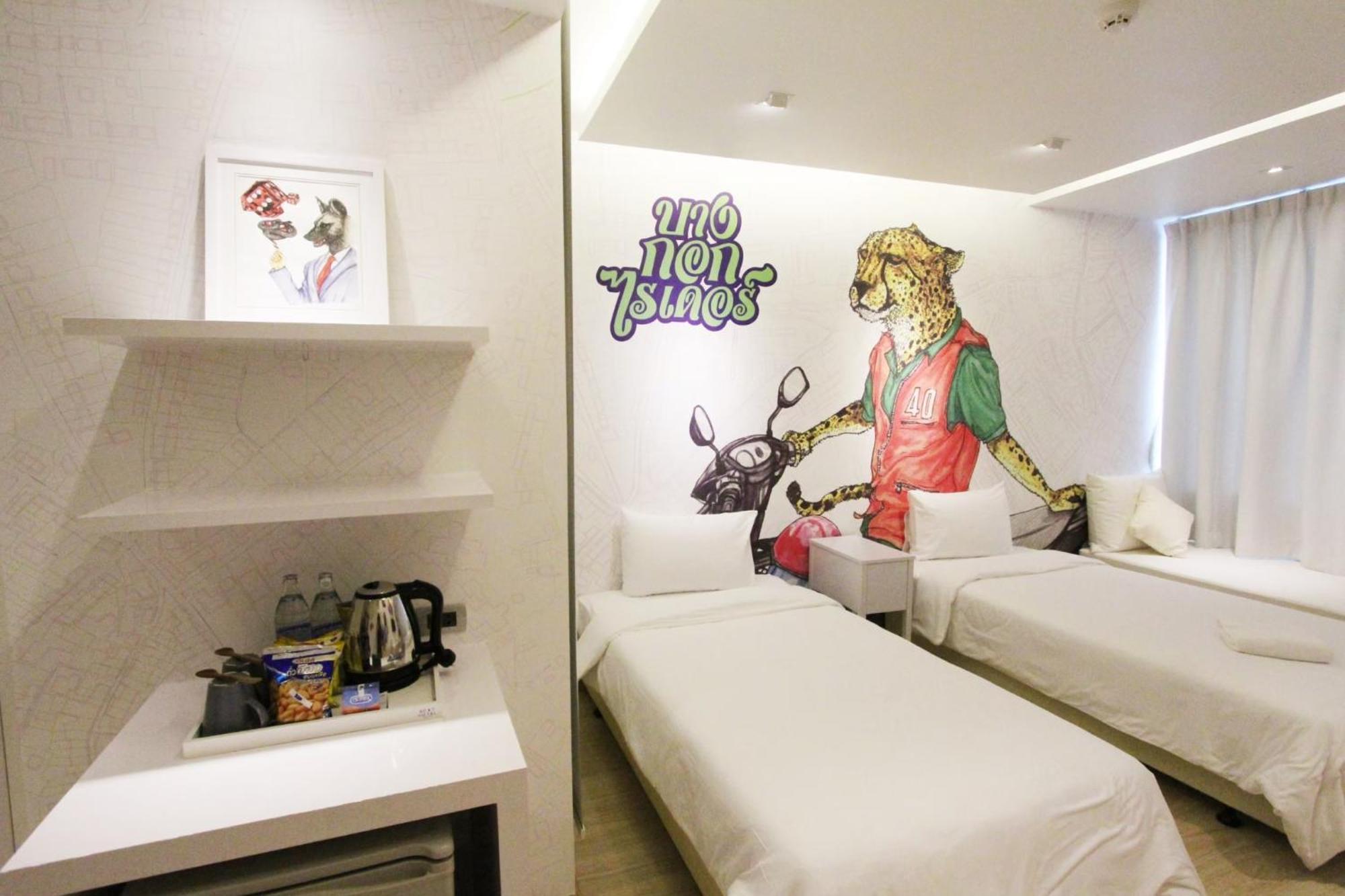 Beat Hotel Bangkok Bagian luar foto