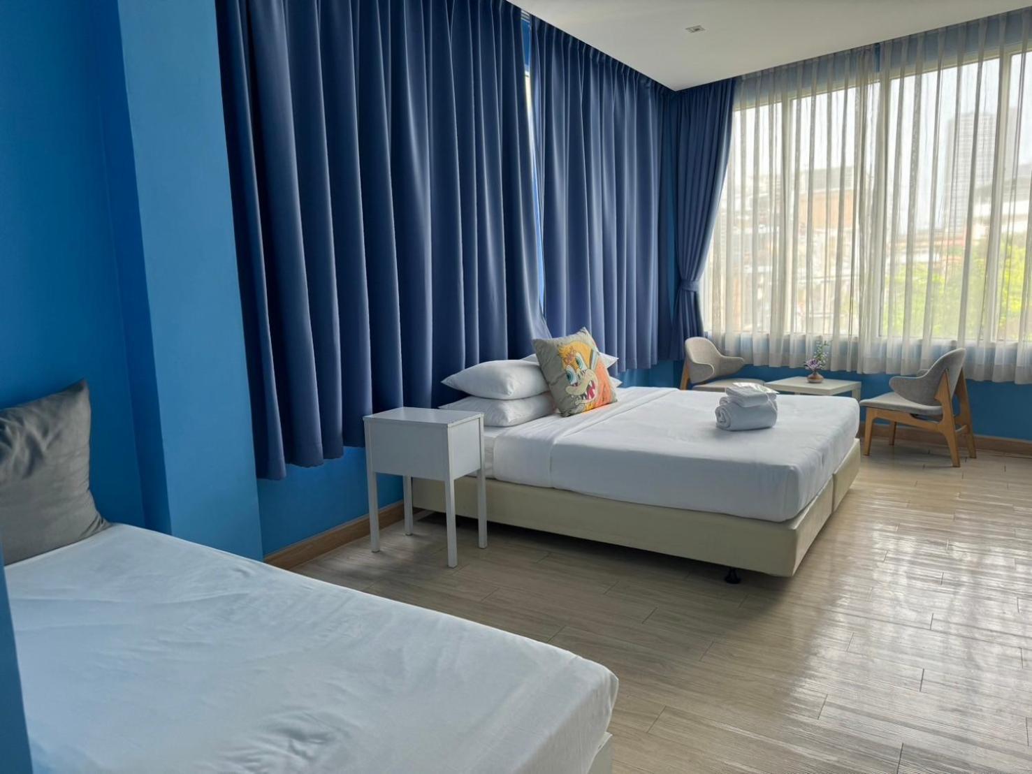 Beat Hotel Bangkok Bagian luar foto