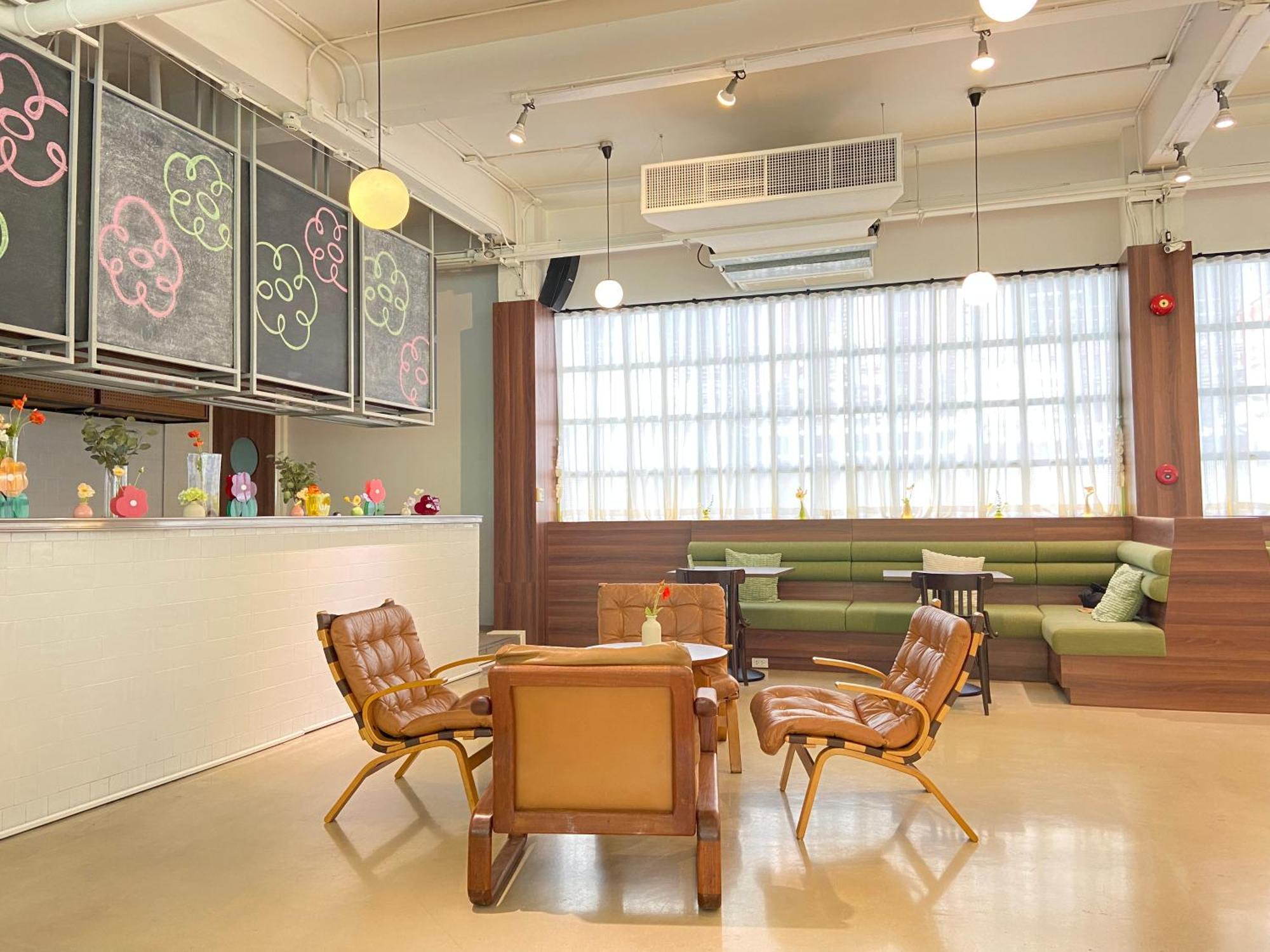 Beat Hotel Bangkok Bagian luar foto