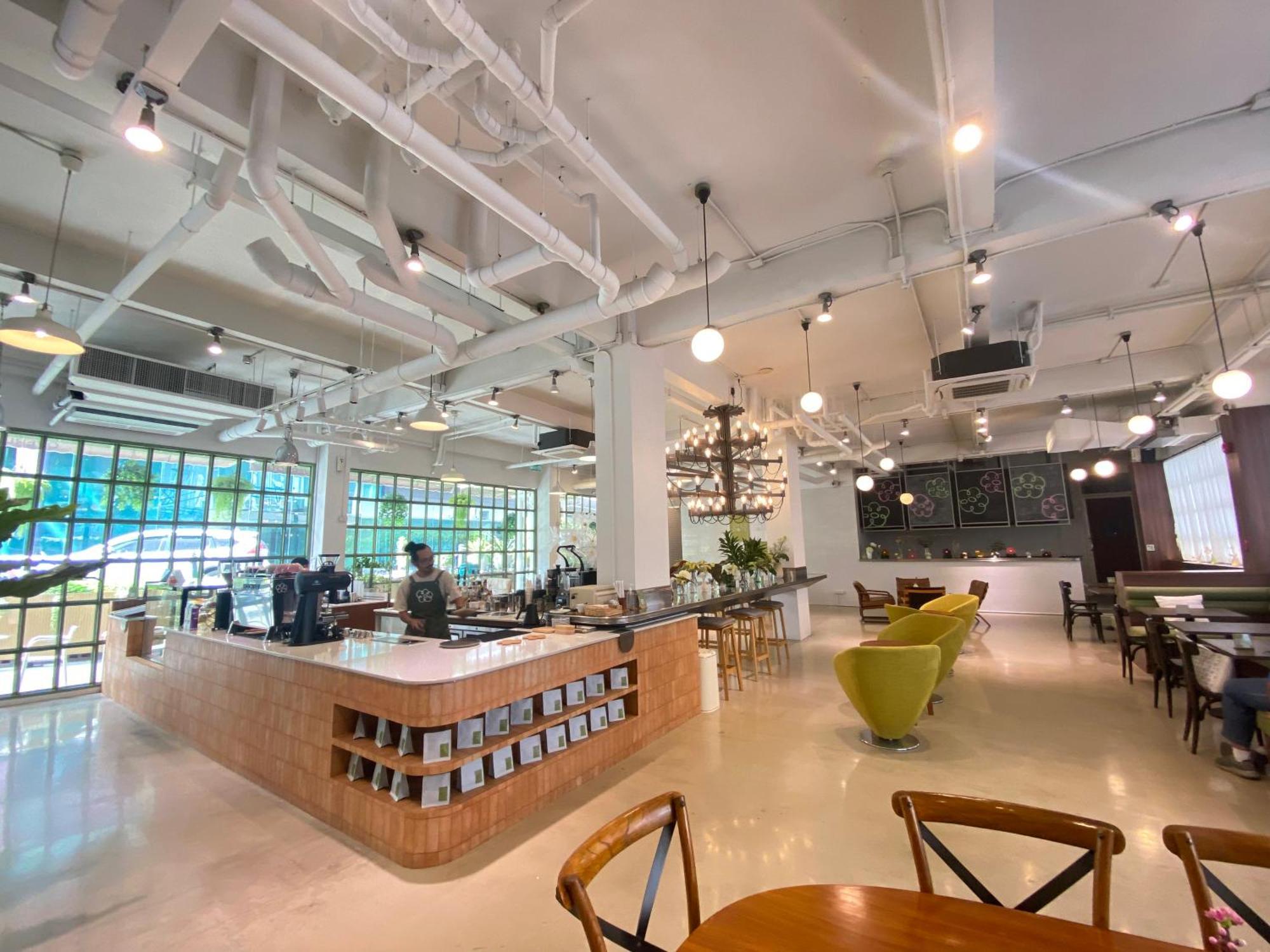 Beat Hotel Bangkok Bagian luar foto